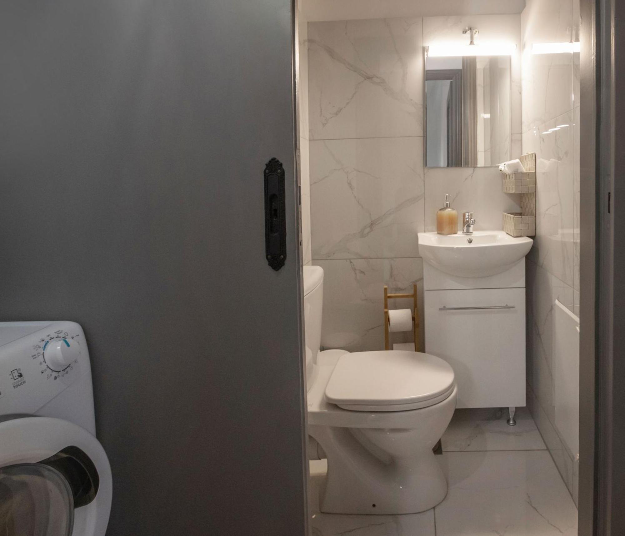 The Glyfada Apartment